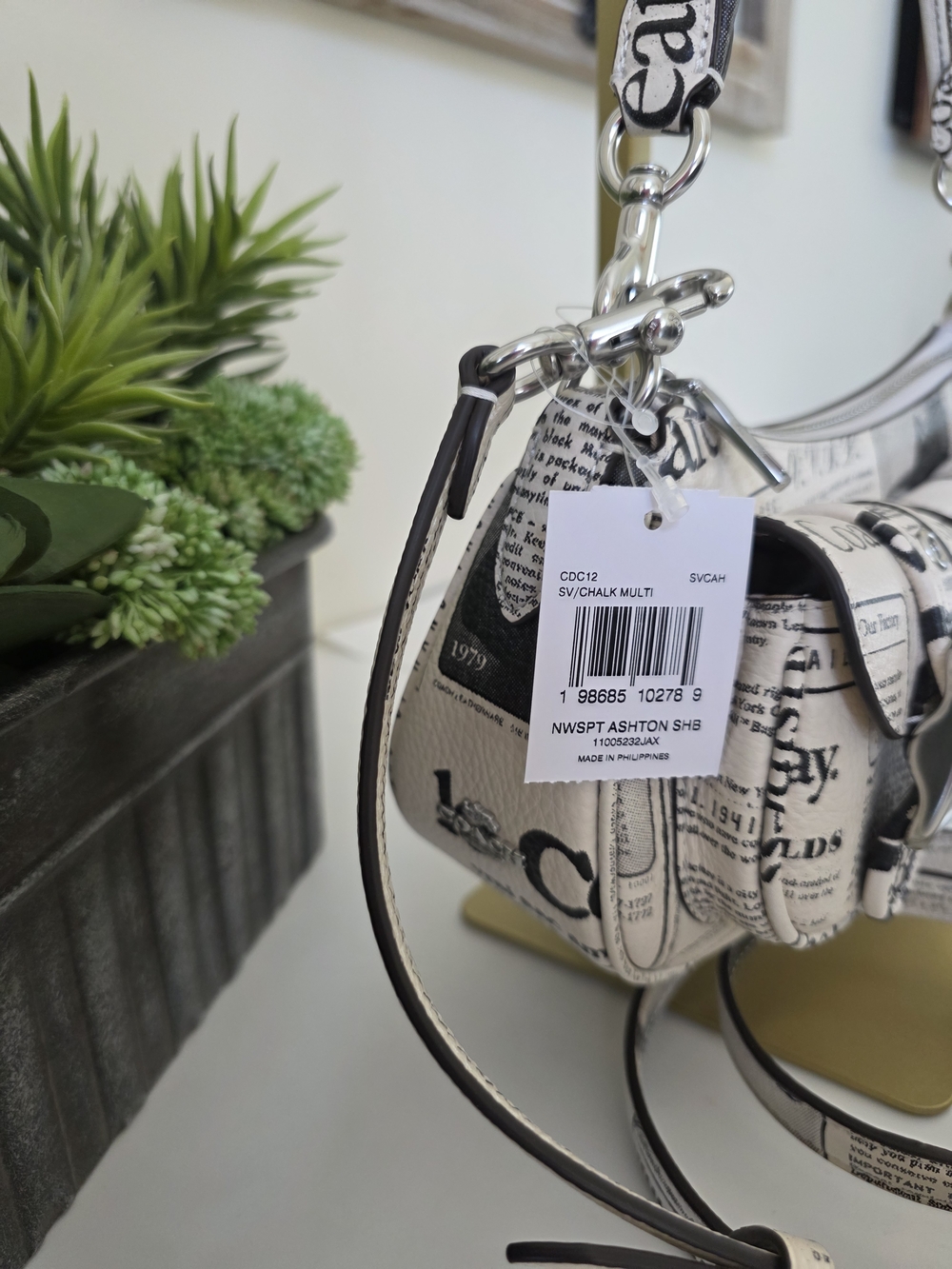 Coach Ashton Shoulder Bag Newsprint NWT Crossbody White Black Leather - Picture 4 of 13